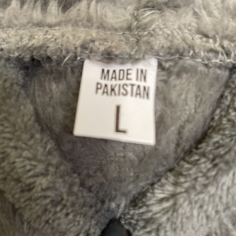 Women’s Grey Fleece Robe Size Large - Picture 5 of 7